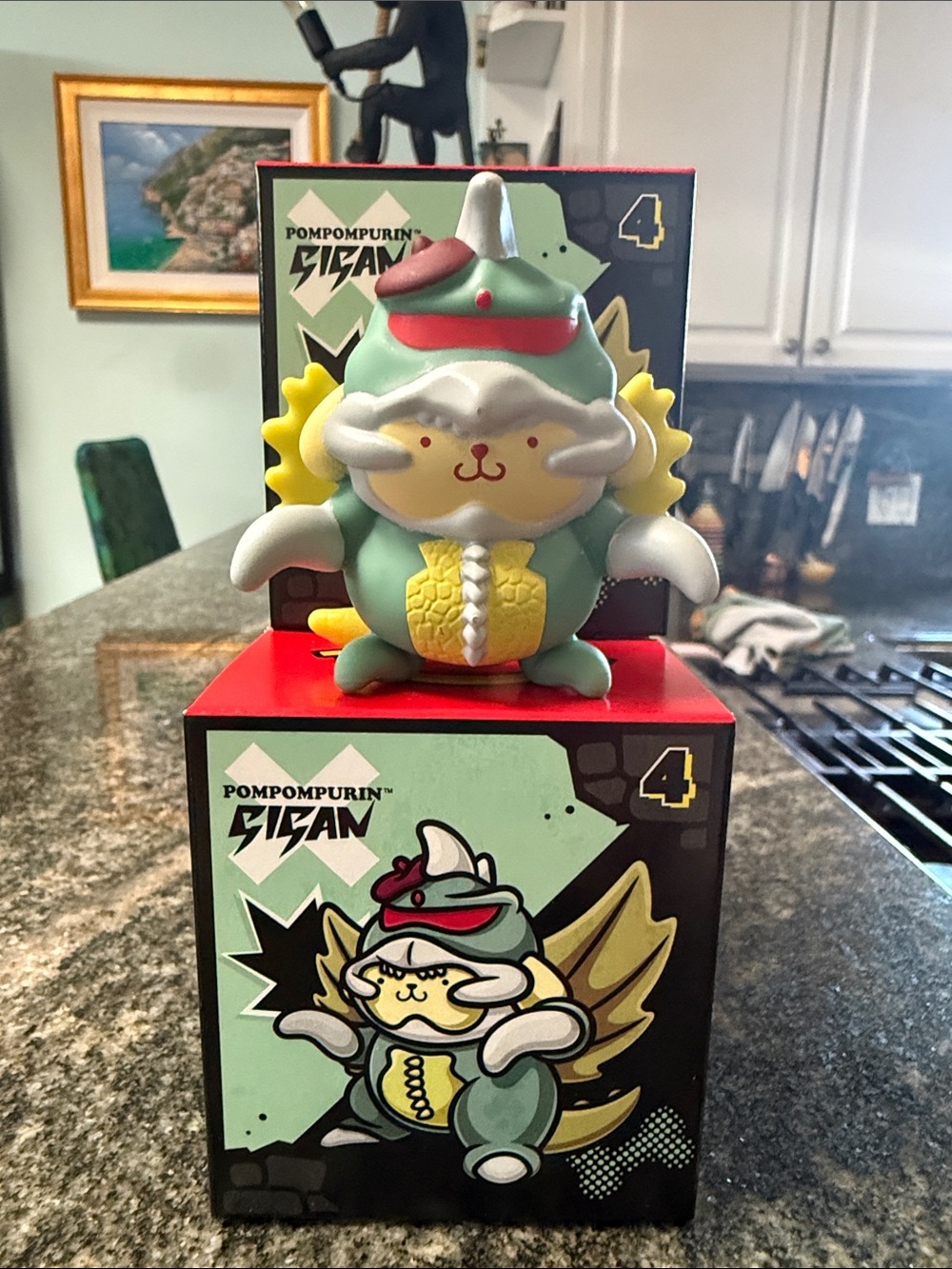 Happy meal hello kitty Pompompurin Gigan